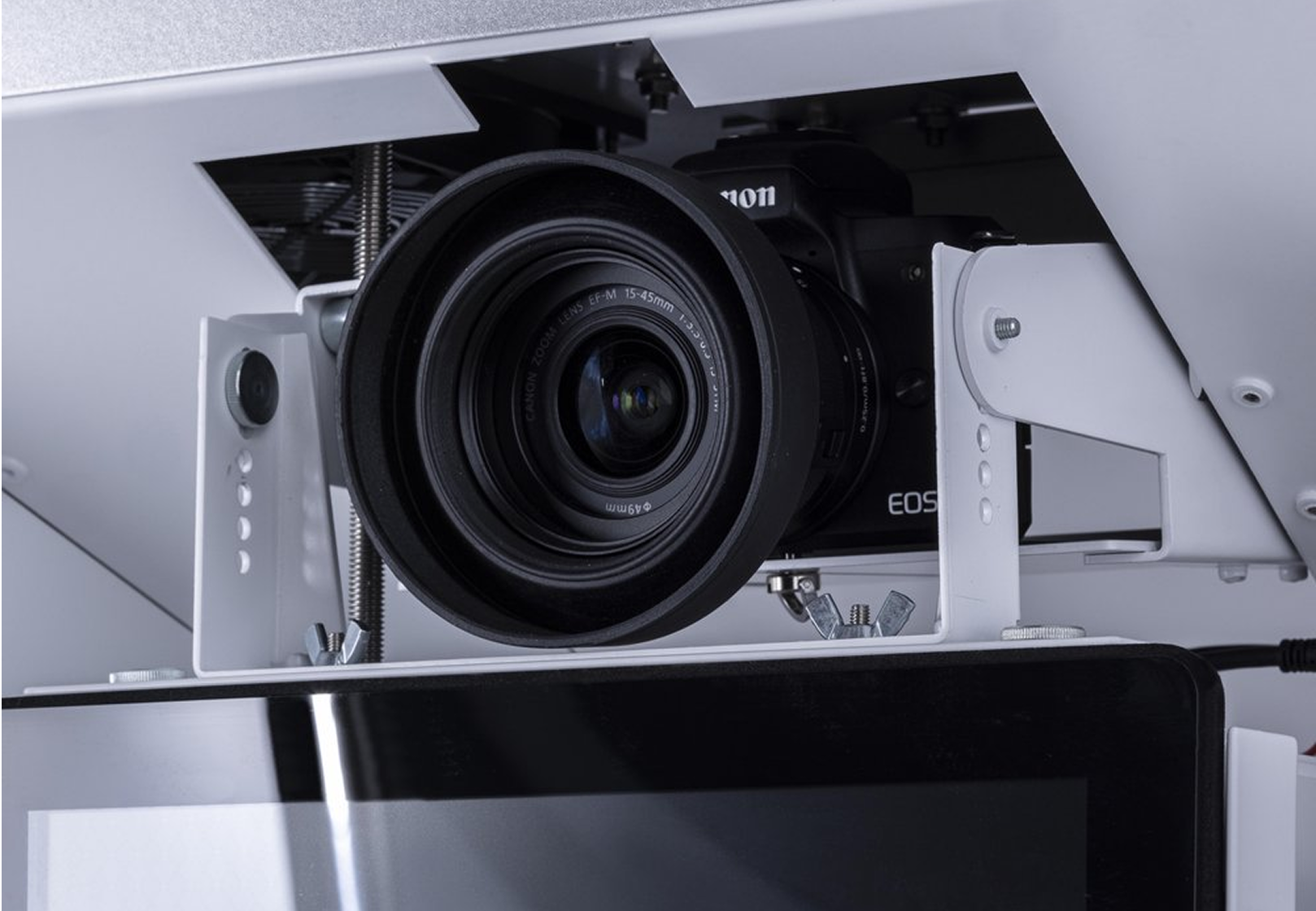 24-megapixel DSLR Pro Camera